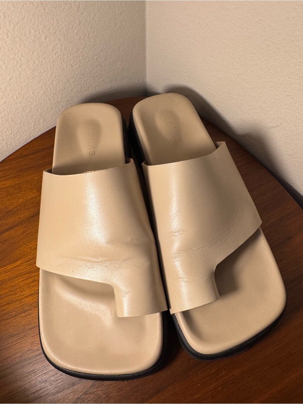 ALOHAS Toe Ring Flop Size 40